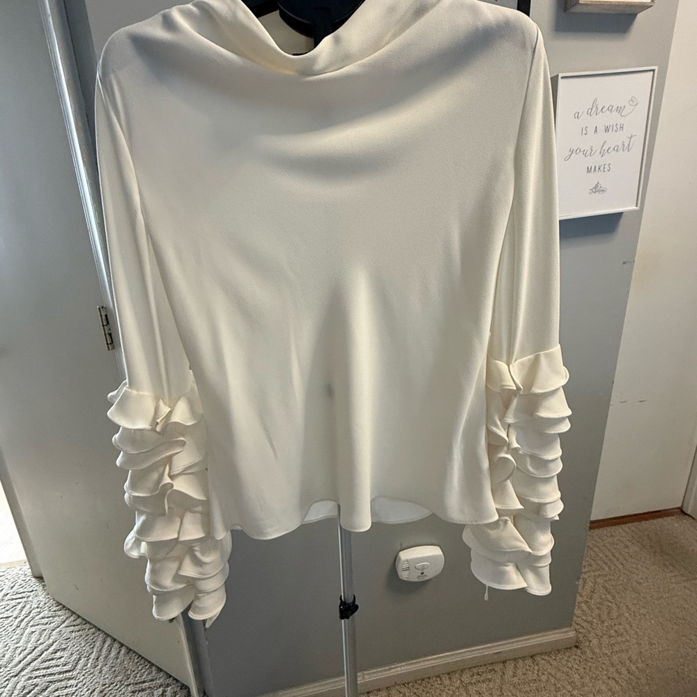 H&M Cream Ruffle Sleeve Blouse - Picture 8 of 12